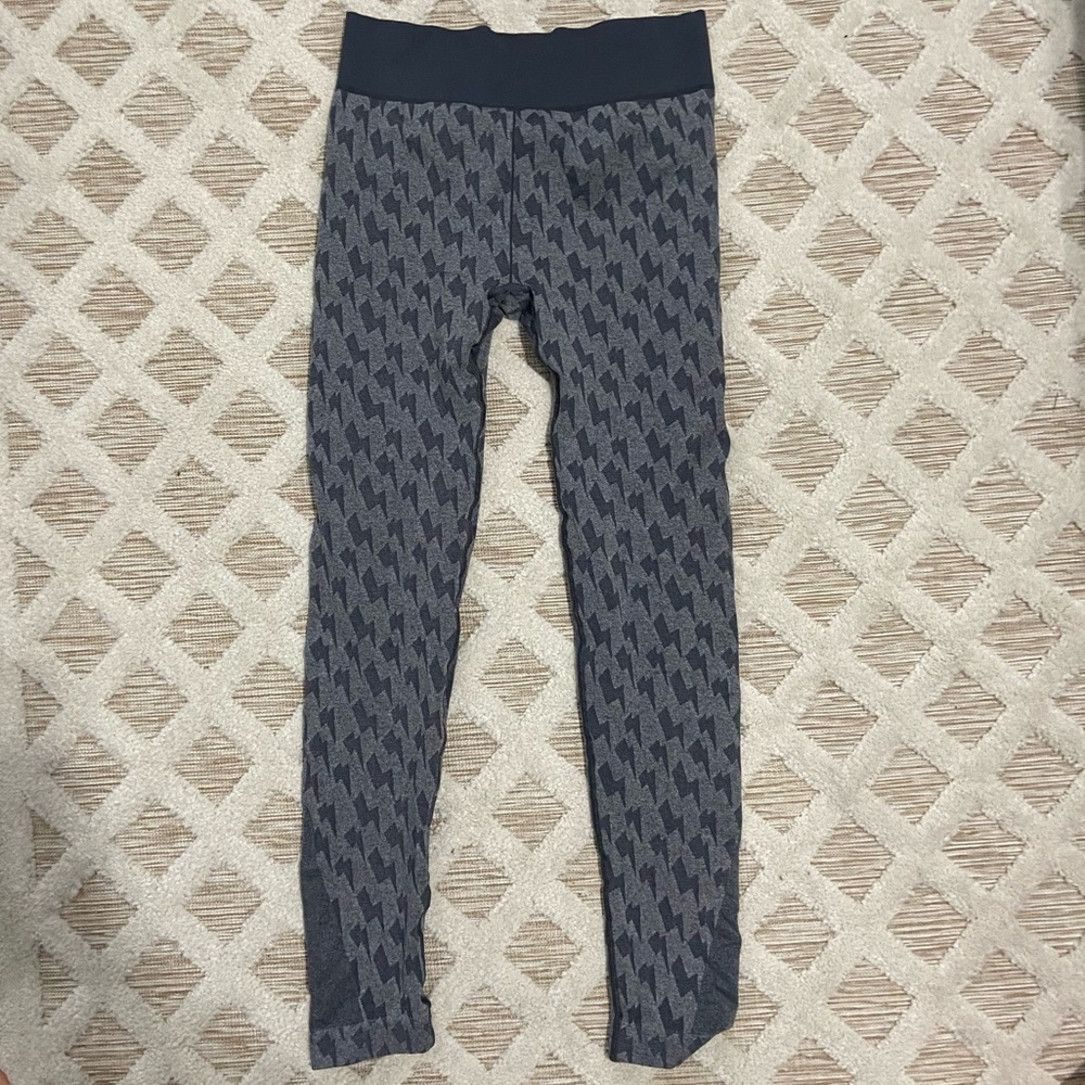 Oiselle seamless bolt tights